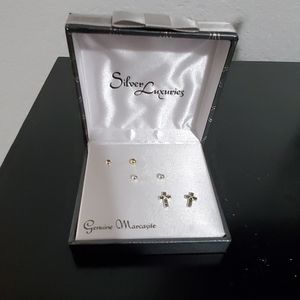 🌼🌼NWOT Silver plated earrings set